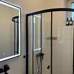 Apartsy 23