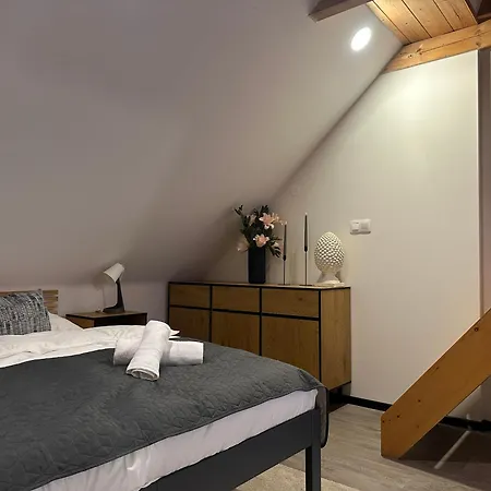 Apartsy 23 *